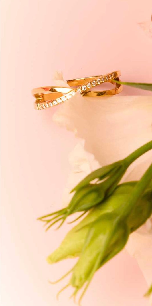 Bague Croix Strassée Entrelacée