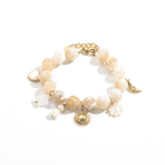 Bracelet perles en résine beige à charms