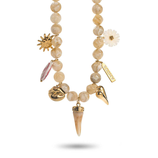 Collier perles résine à charms