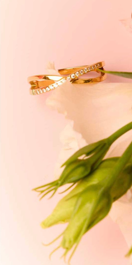 Bague Croix Strassée Entrelacée